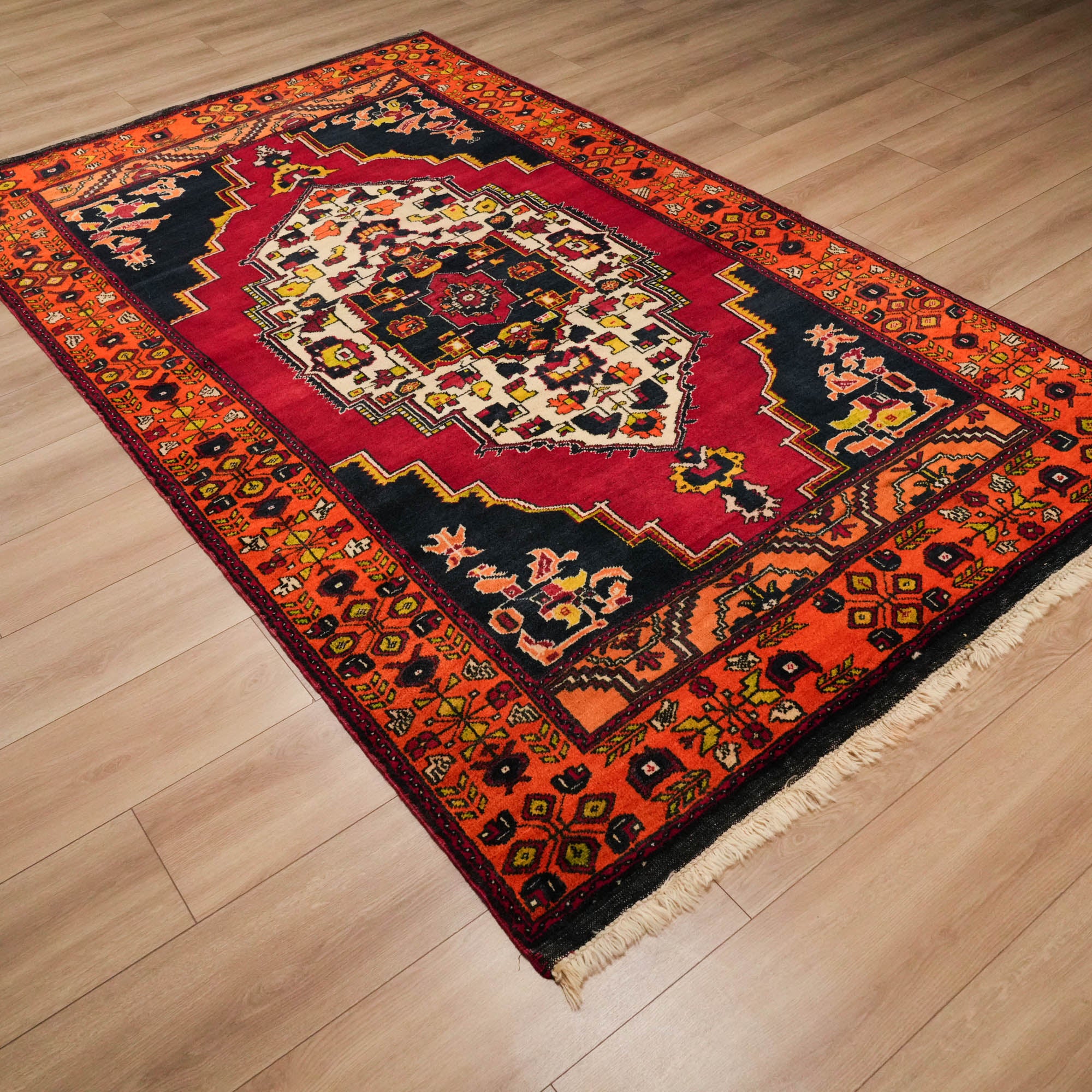 Colorful Niğde Carpet with Hand-Woven Anatolian Patterns