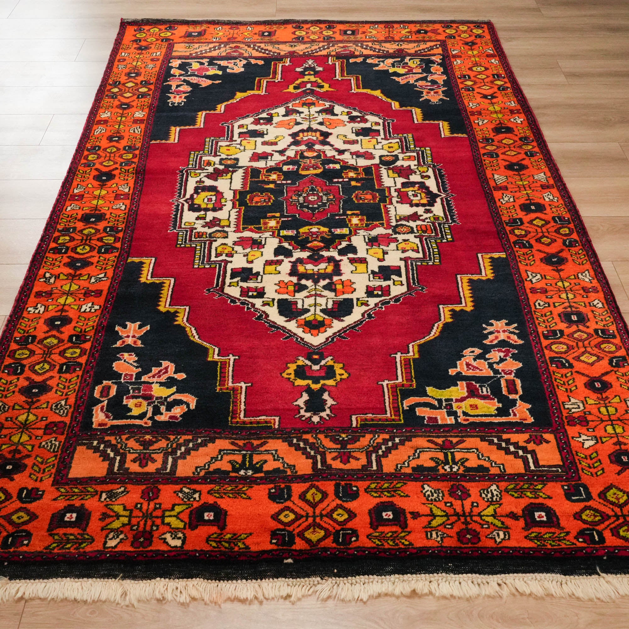 Colorful Niğde Carpet with Hand-Woven Anatolian Patterns