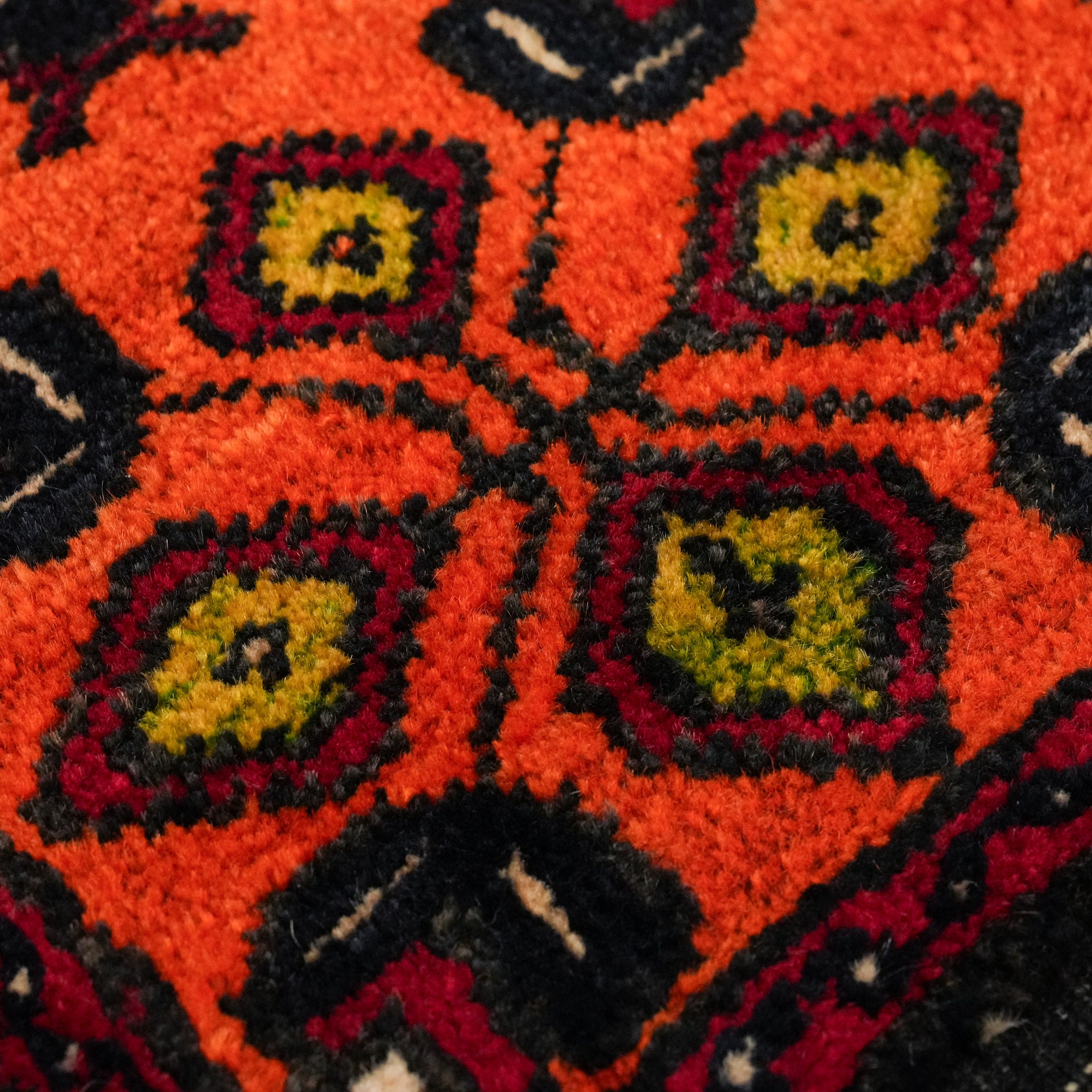 Colorful Niğde Carpet with Hand-Woven Anatolian Patterns