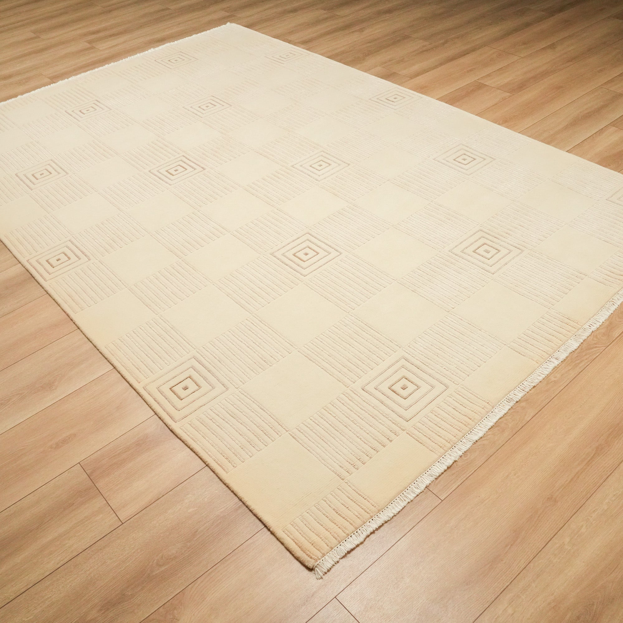 Hand Woven Geometric Patterned Cream Carpet