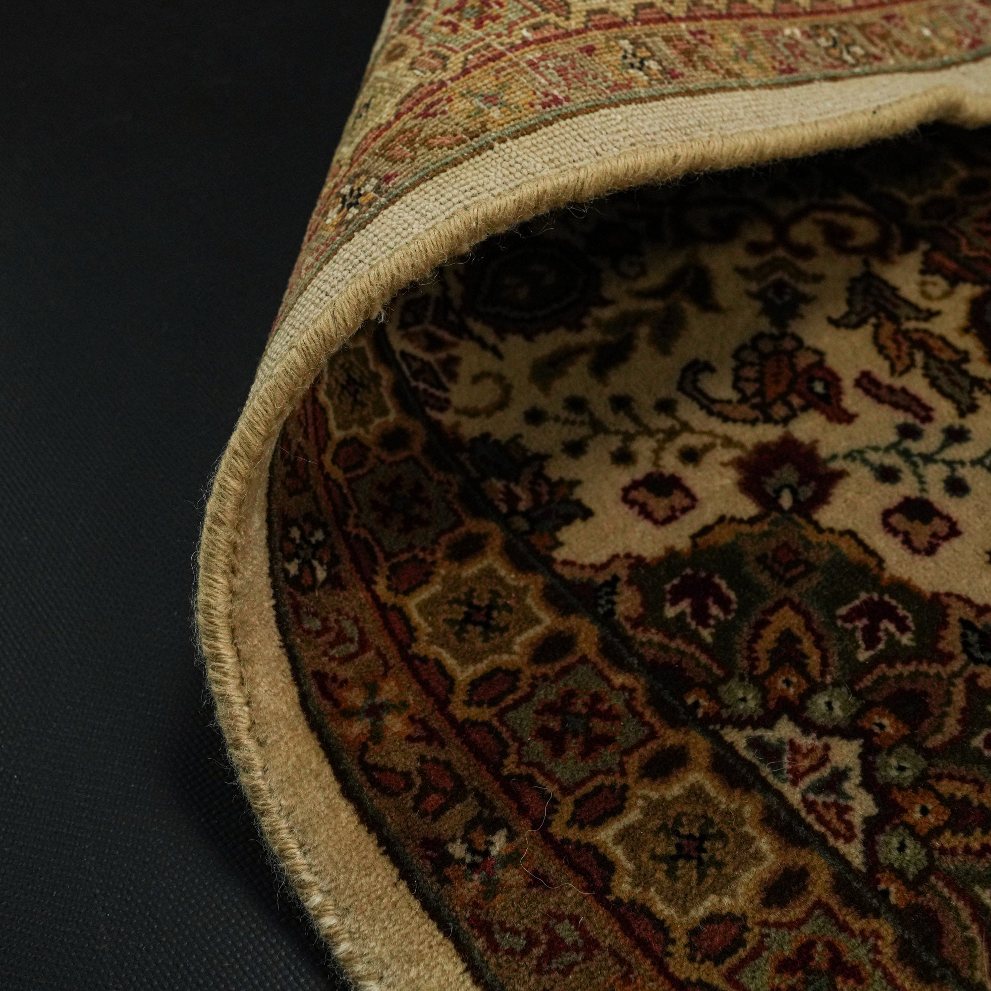 Hand Woven Uşak Patterned Wool Cream Carpet