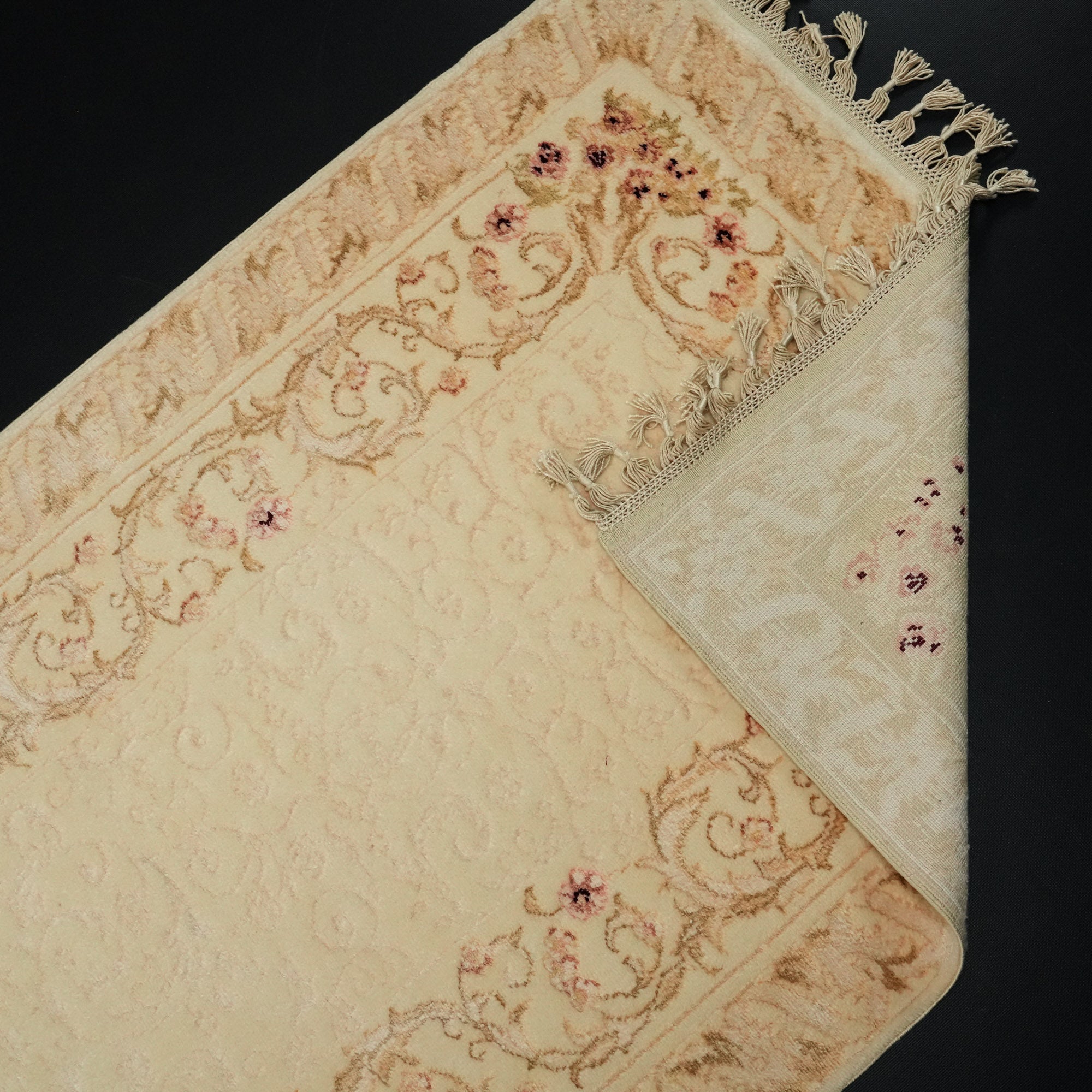 Hanzâde Series Handwoven Floral Pattern Cream Silk Carpet