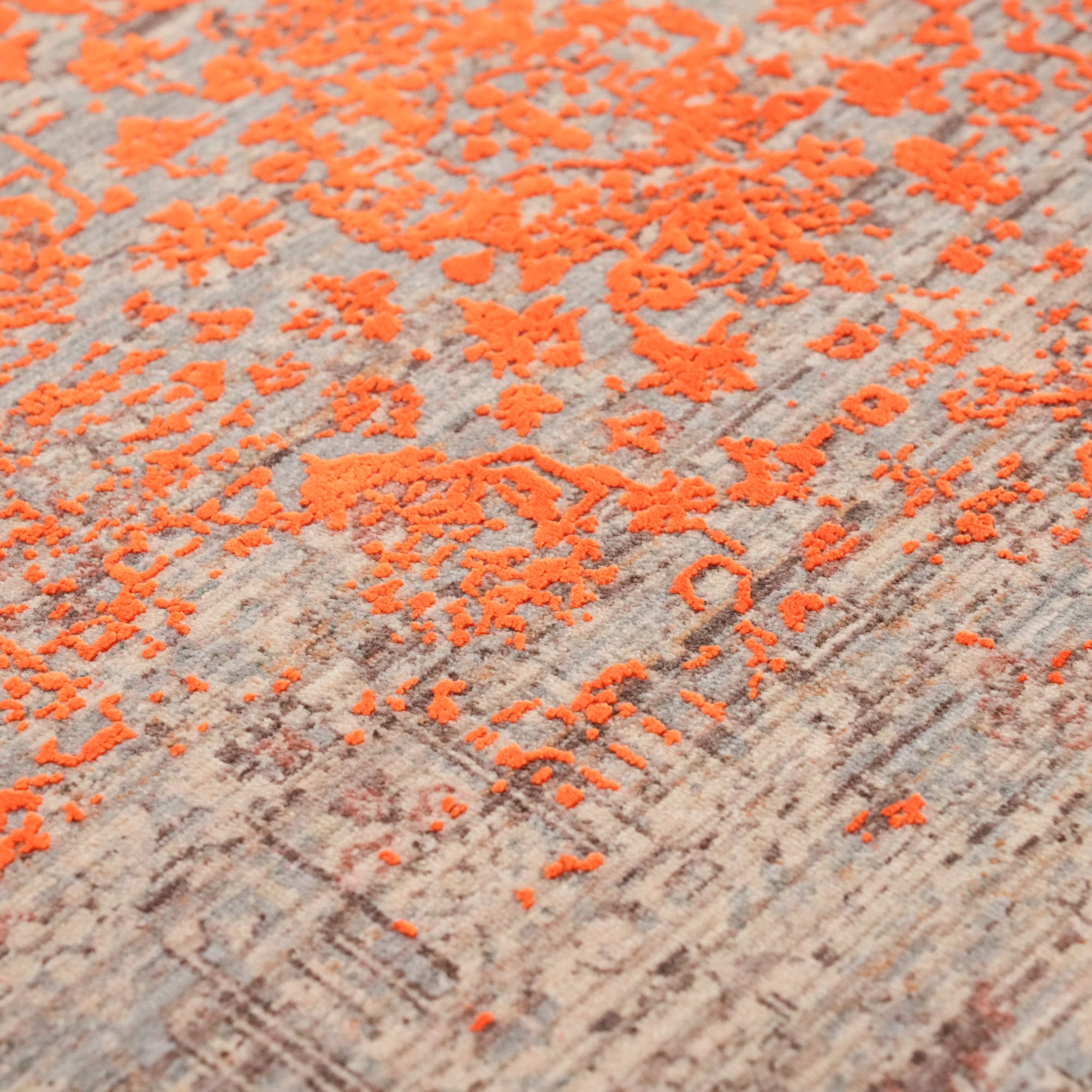 Lapis Series Vintage Patterned Viscose Orange Carpet