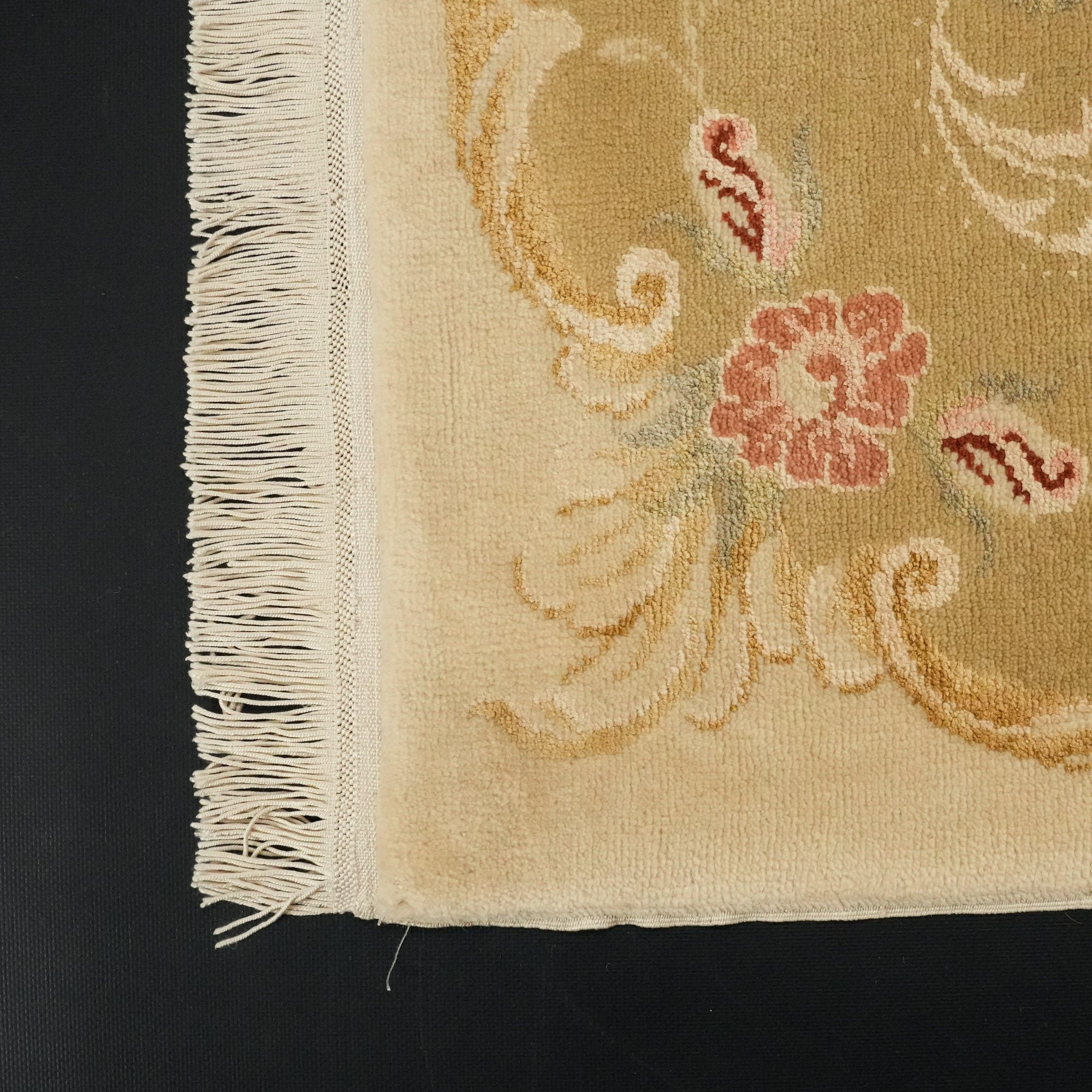 Mohair Series Hand-Woven Flower Patterned Cream Carpet