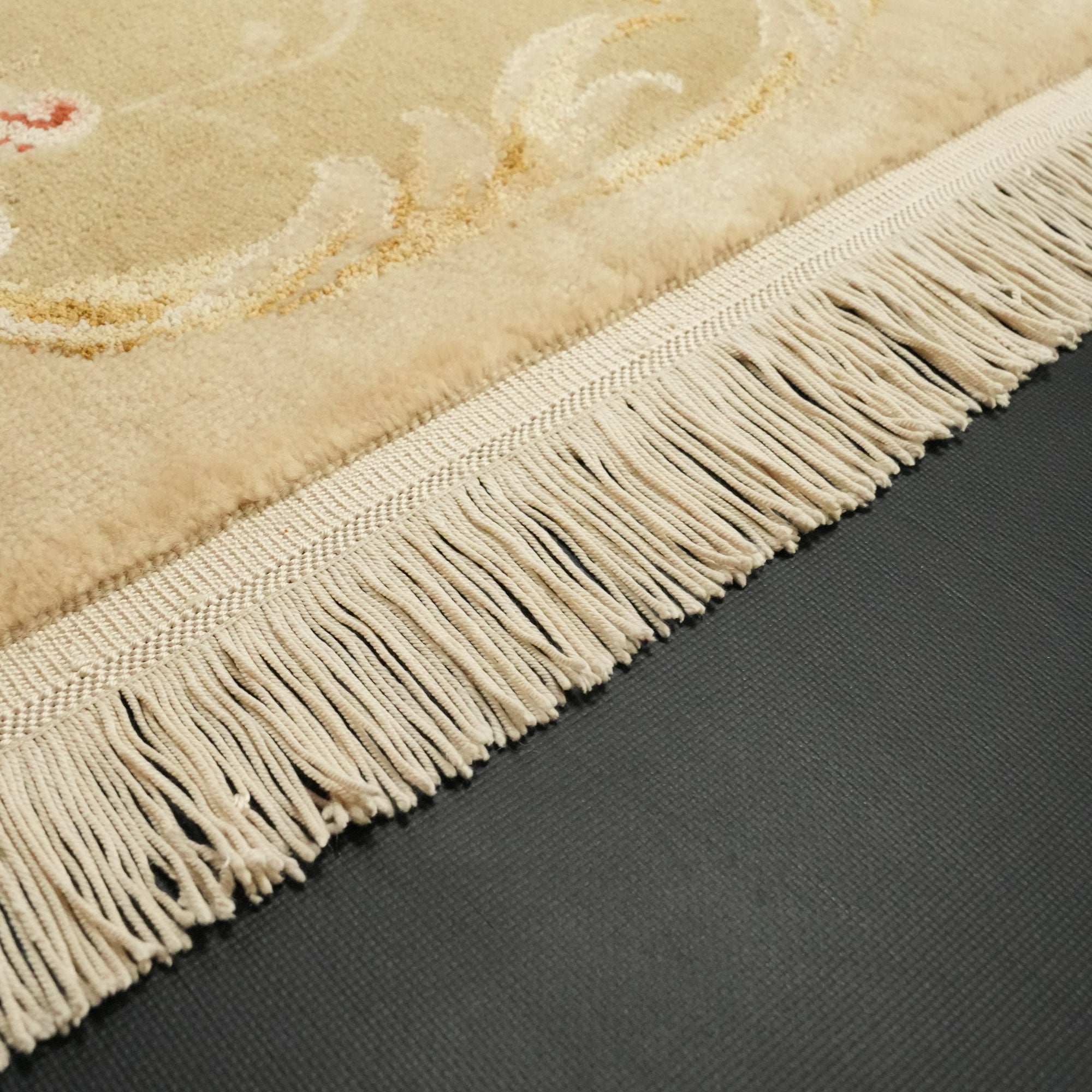 Mohair Series Hand-Woven Flower Patterned Cream Carpet