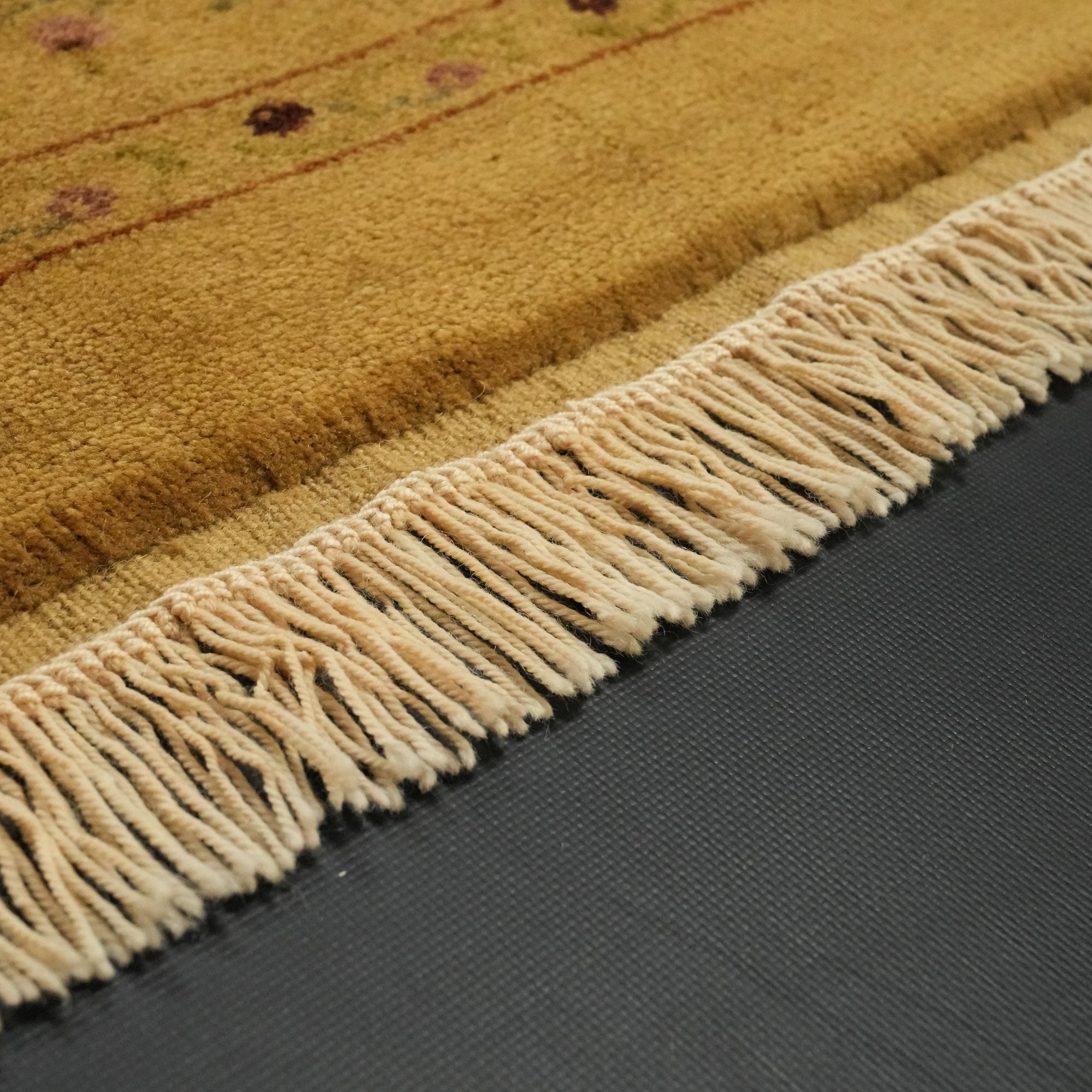 Mohair Series Hand-Woven Flower Patterned Mink Carpet