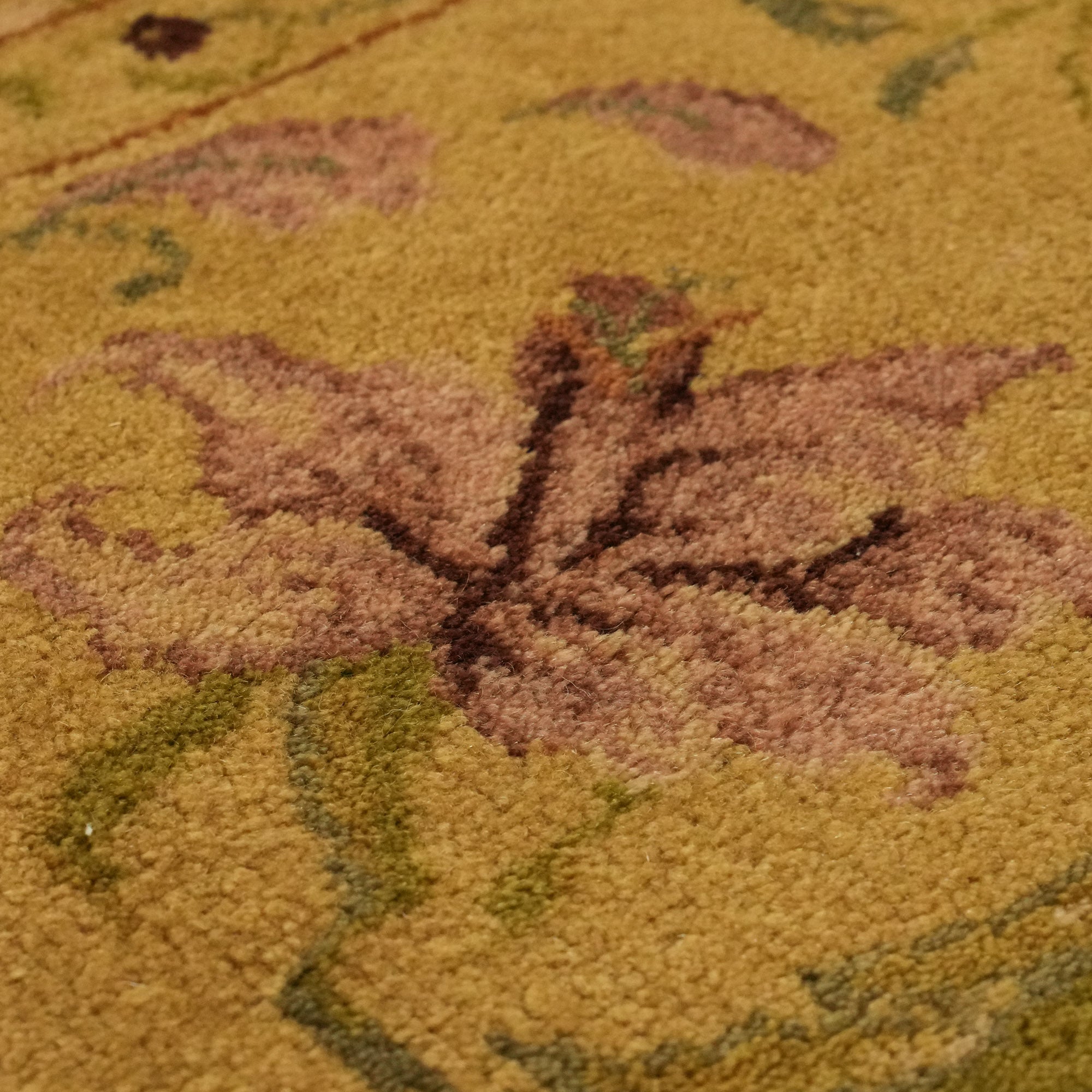 Mohair Series Hand-Woven Flower Patterned Mink Carpet