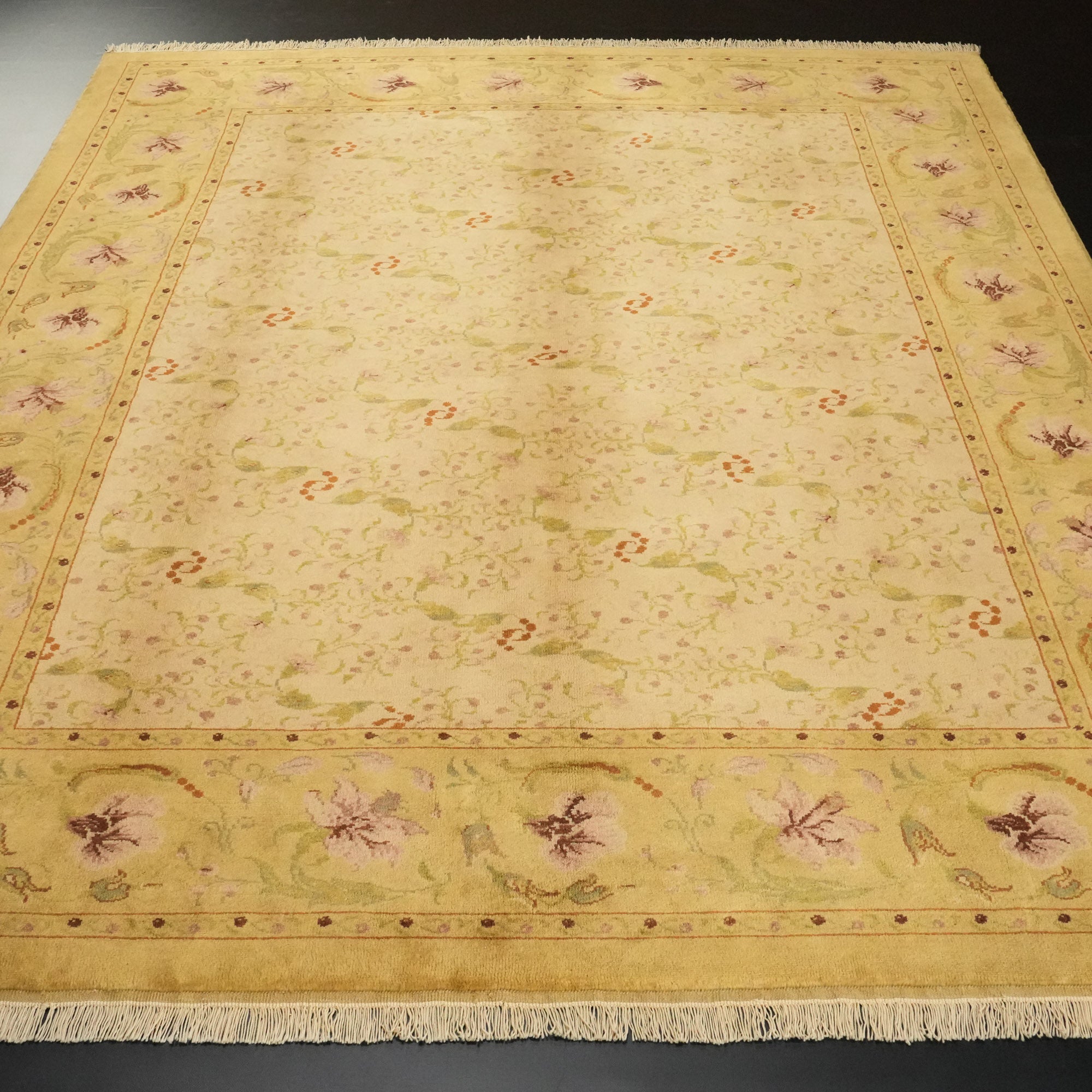 Mohair Series Hand-Woven Flower Patterned Mink Carpet