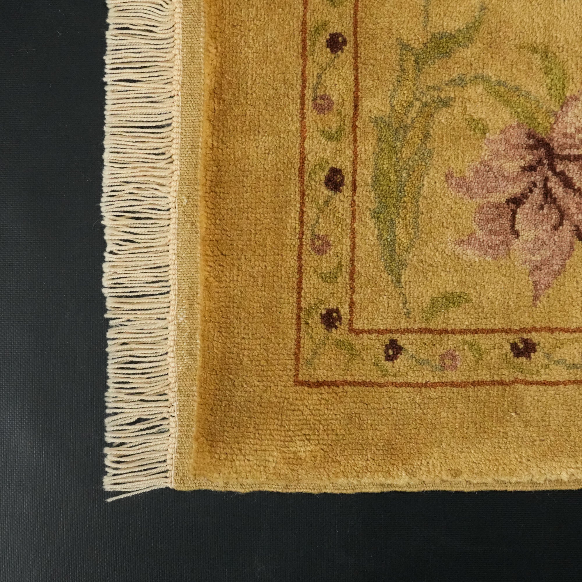 Mohair Series Hand-Woven Flower Patterned Mink Carpet