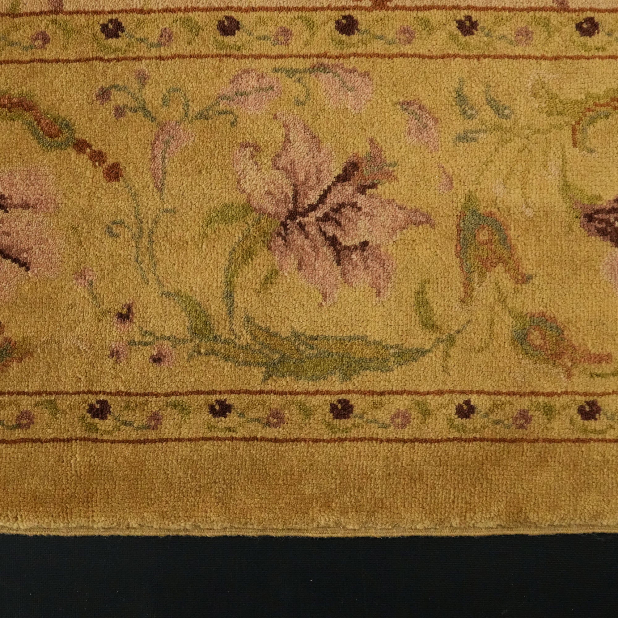 Mohair Series Hand-Woven Flower Patterned Mink Carpet