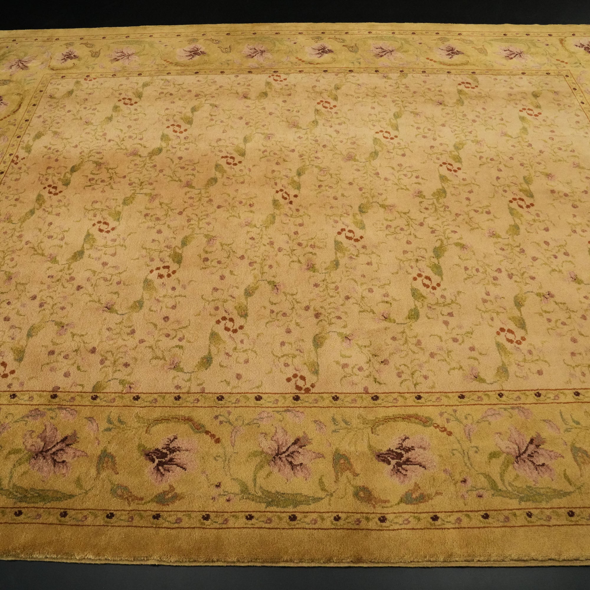 Mohair Series Hand-Woven Flower Patterned Mink Carpet