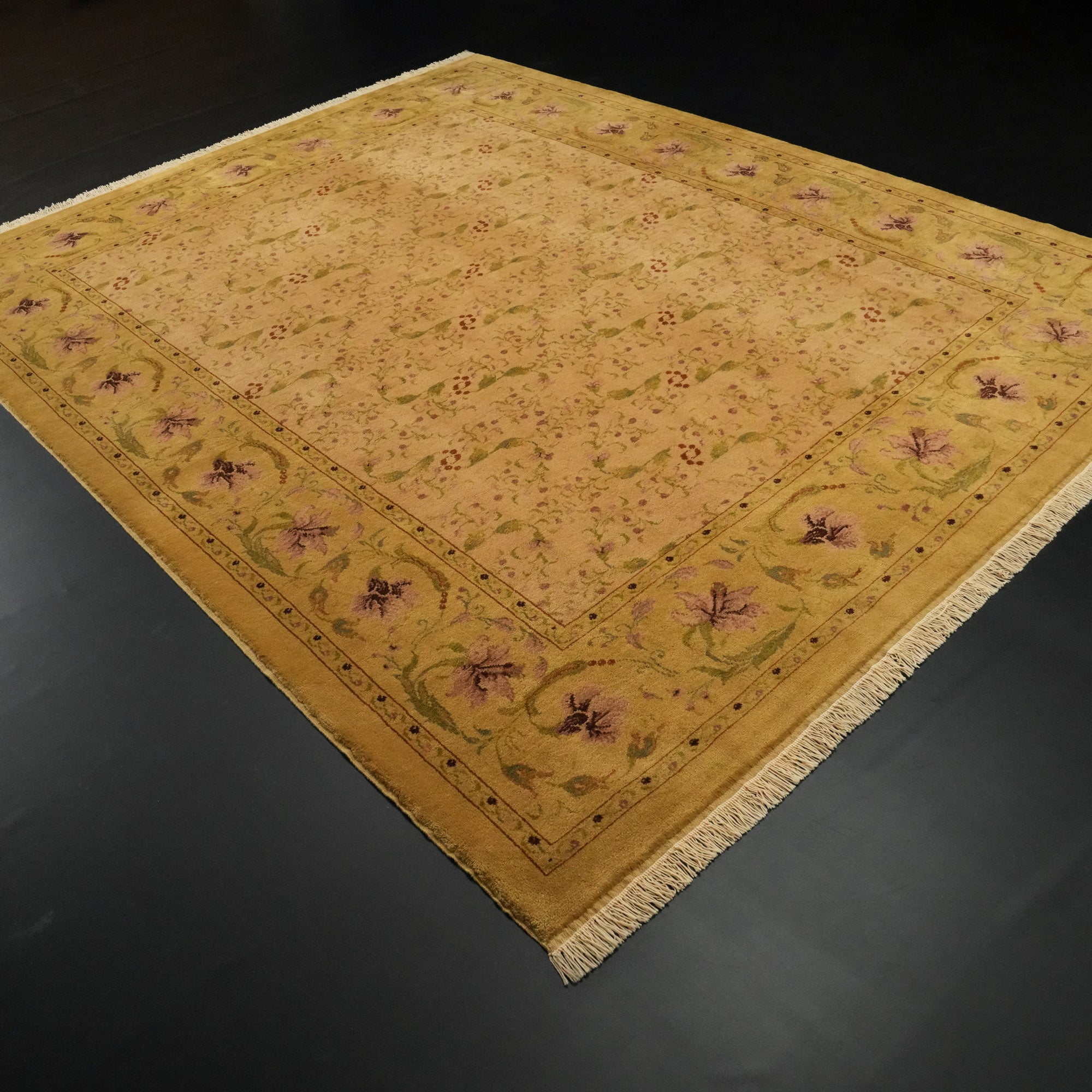 Mohair Series Hand-Woven Flower Patterned Mink Carpet