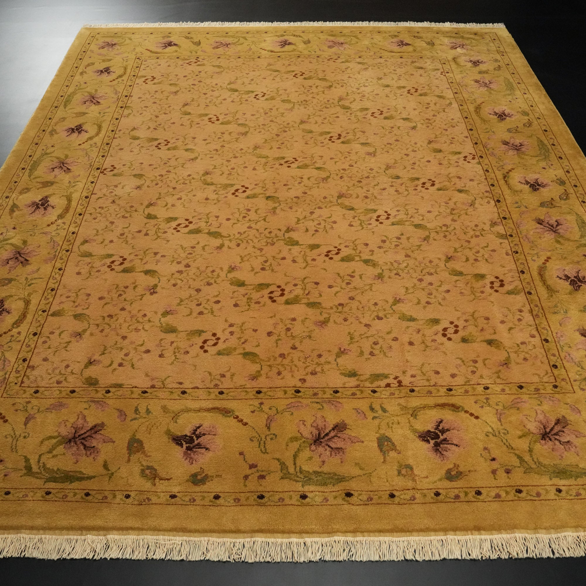 Mohair Series Hand-Woven Flower Patterned Mink Carpet