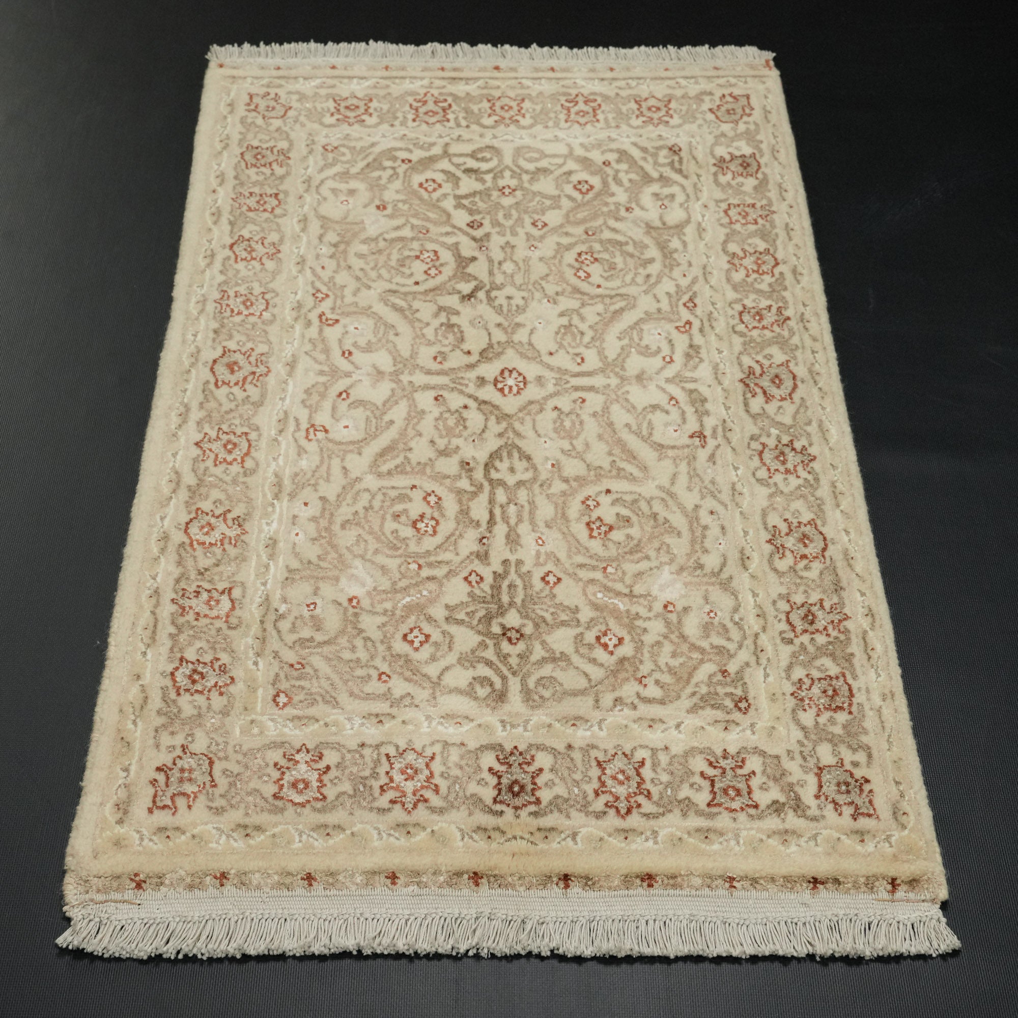 Sultanahmet Series Hand Woven Cream Frame Patterned Carpet