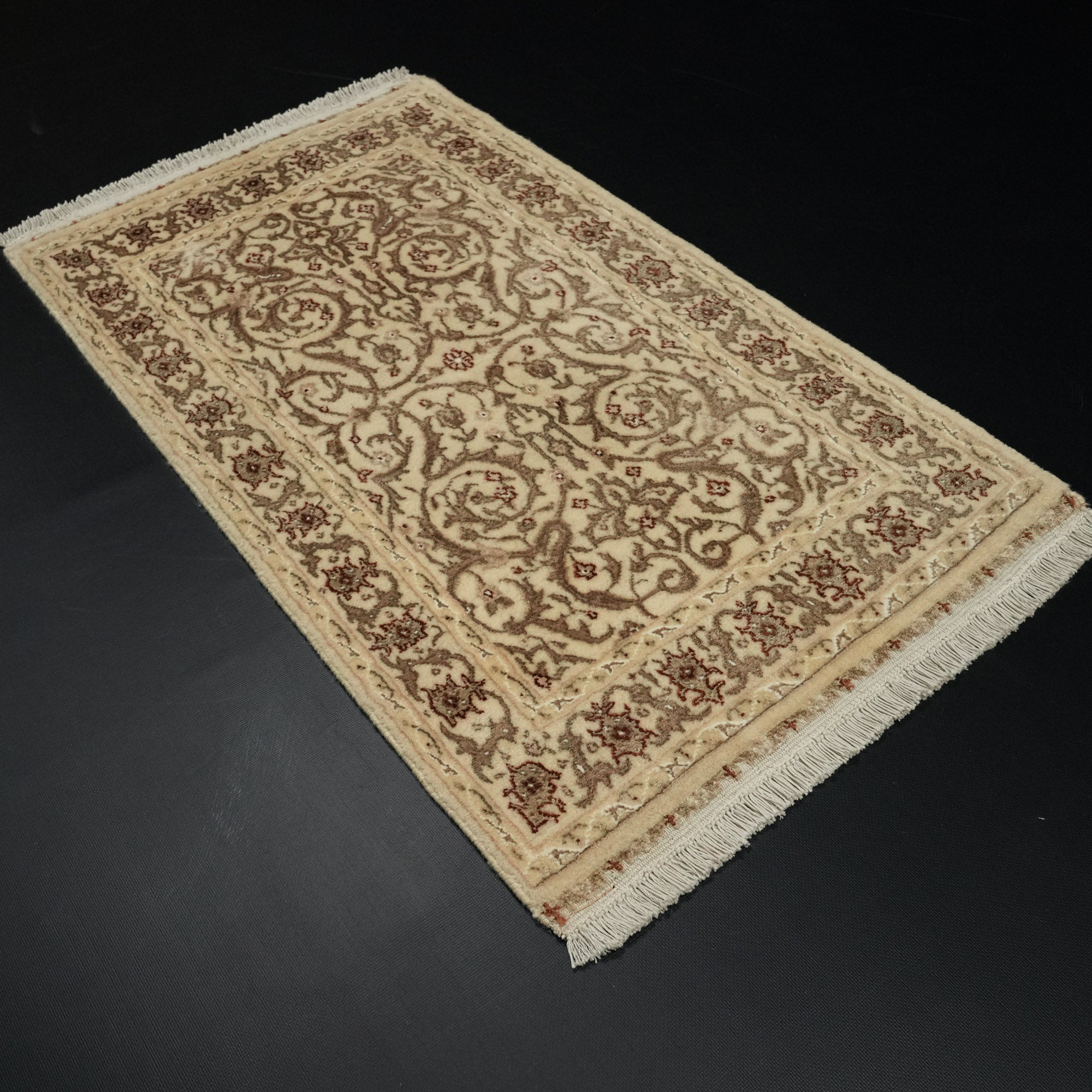 Sultanahmet Series Hand Woven Cream Frame Patterned Carpet