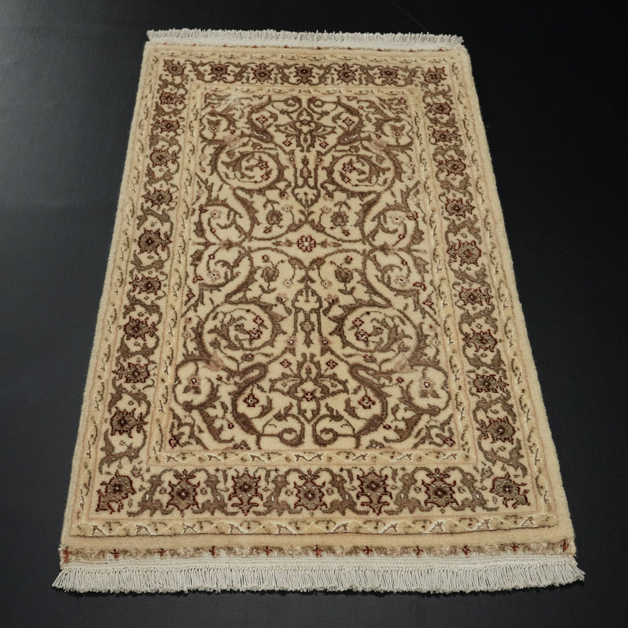 Sultanahmet Series Hand Woven Cream Frame Patterned Carpet