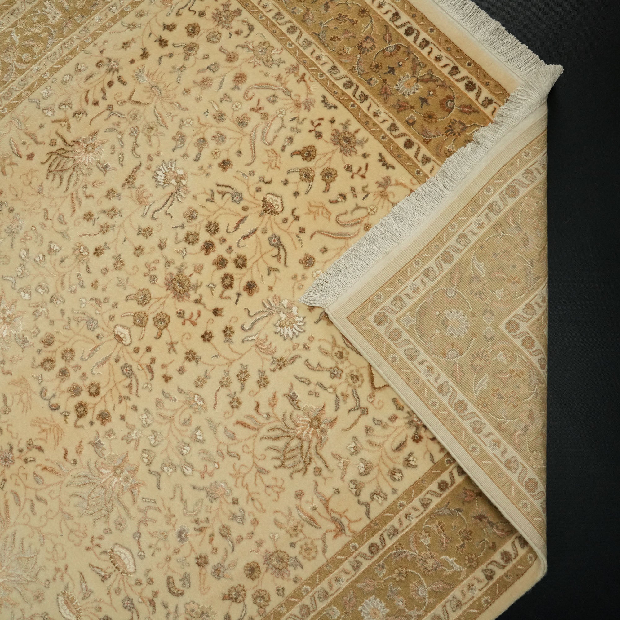 Sultanahmet Series Hand Woven Uşak Patterned Cream Carpet