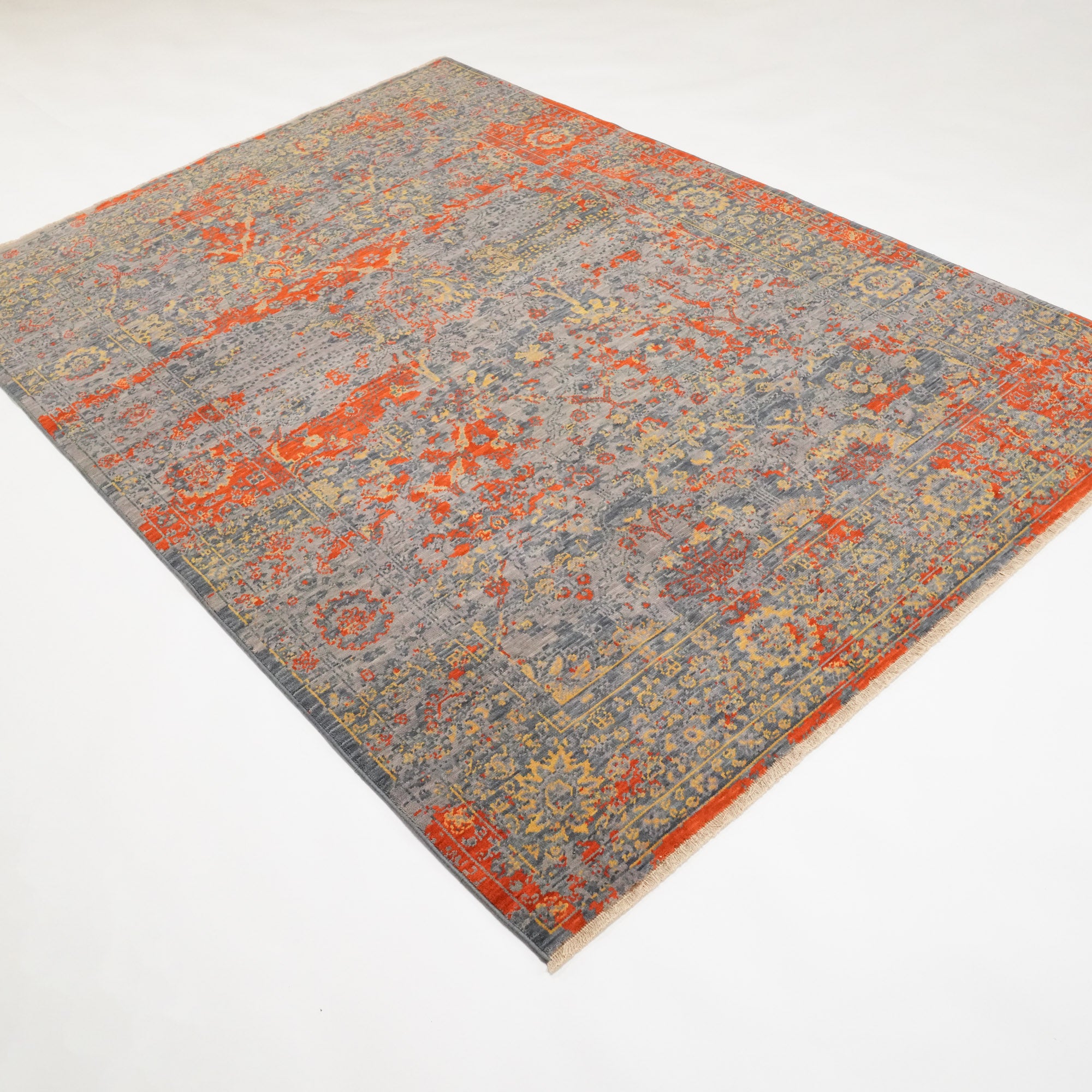 Tempus Series Vintage Patterned Grey/Orange Wool Special Loom Carpet